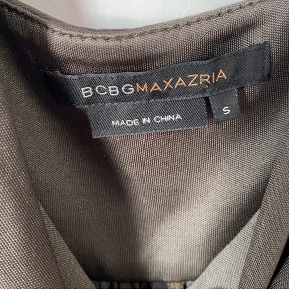 BCBGMaxAzria Green V-Neck Sleeveless Midi Dress - Picture 4 of 10